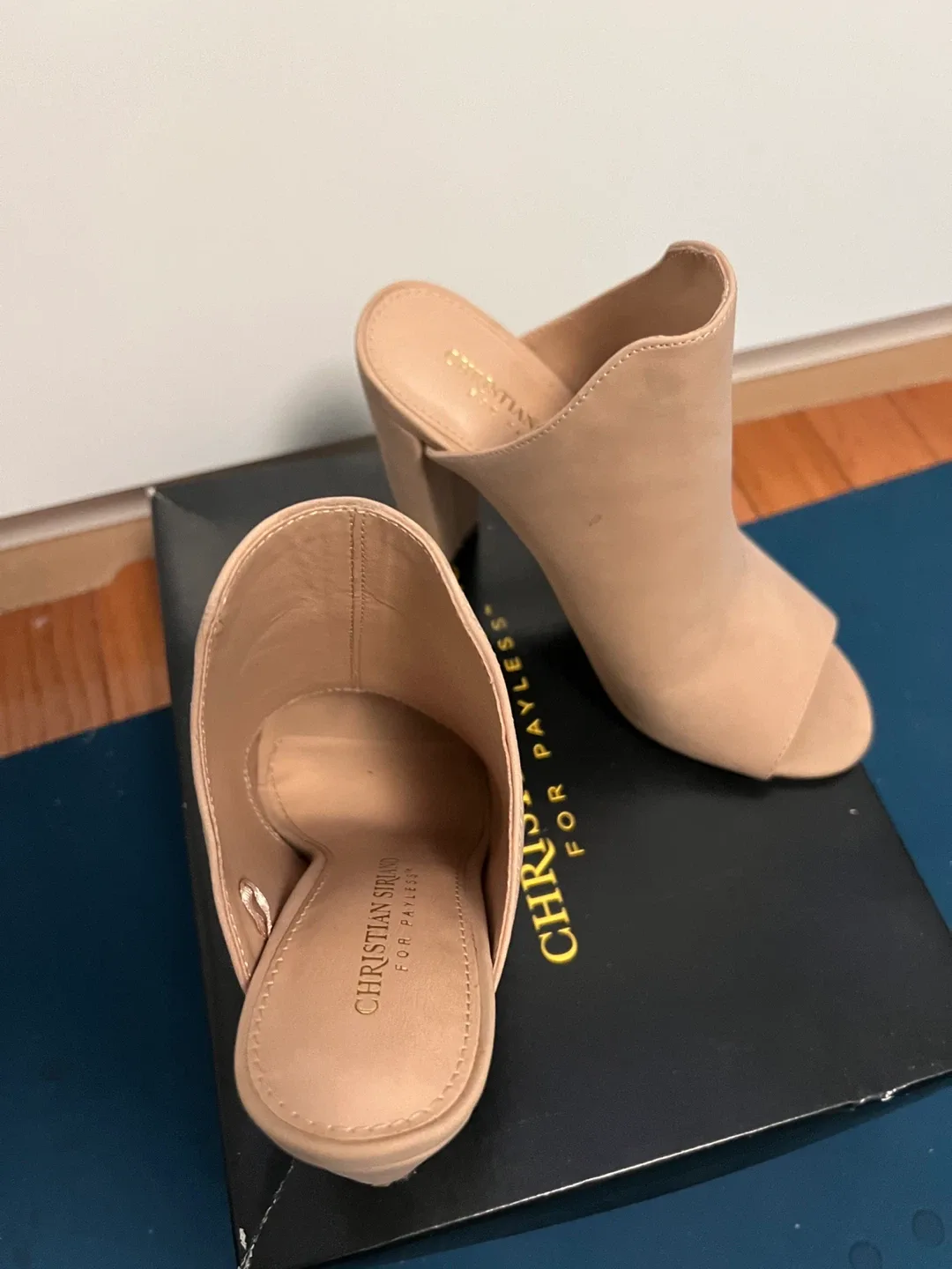 Christian Siriano Nude Heeled Mules Size 5.5 image indicator(3)