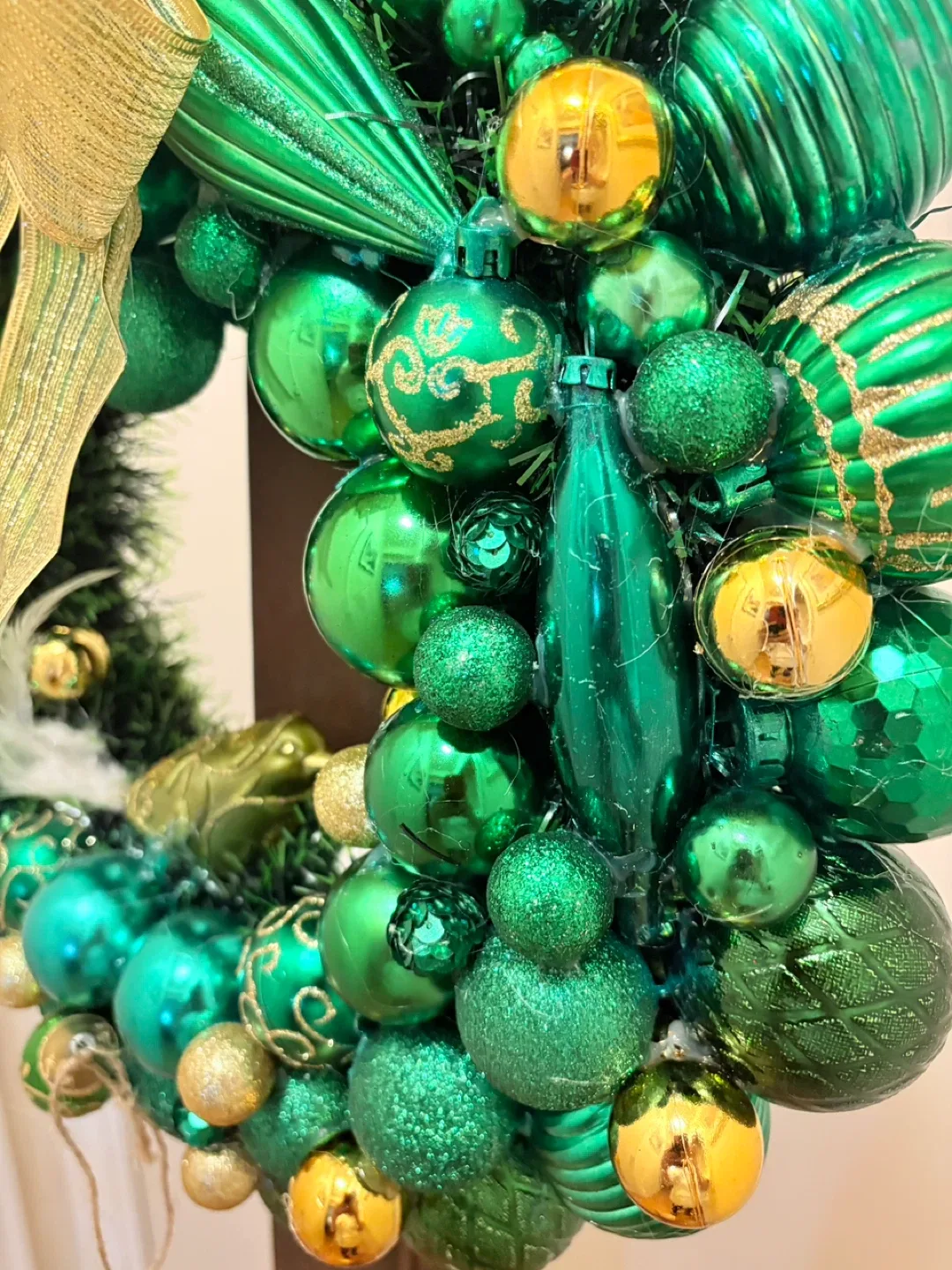Green & Gold Ornament Wreath image indicator(2)
