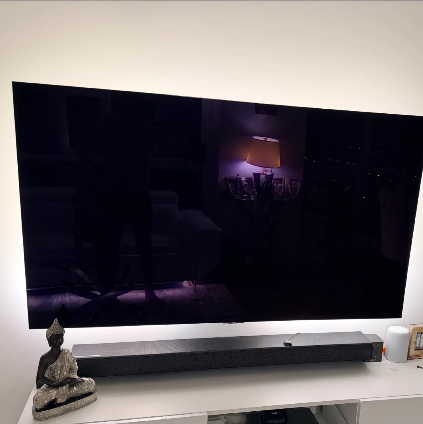 LG 65”OLED TV AI ThinQ - OLED65E8PUA)