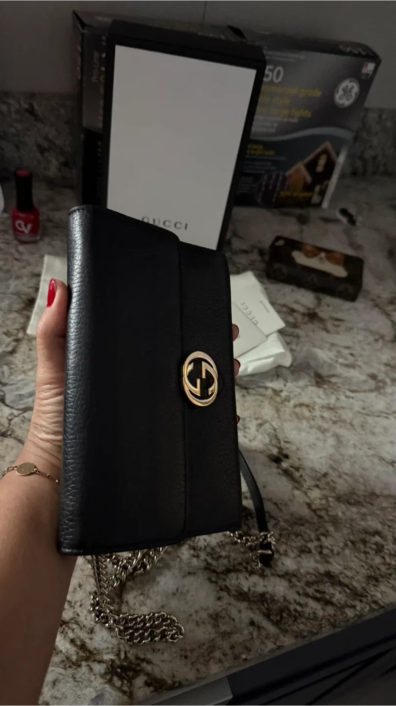 Authentic Gucci Wallet on Chain Black check more pictures image indicator(2)