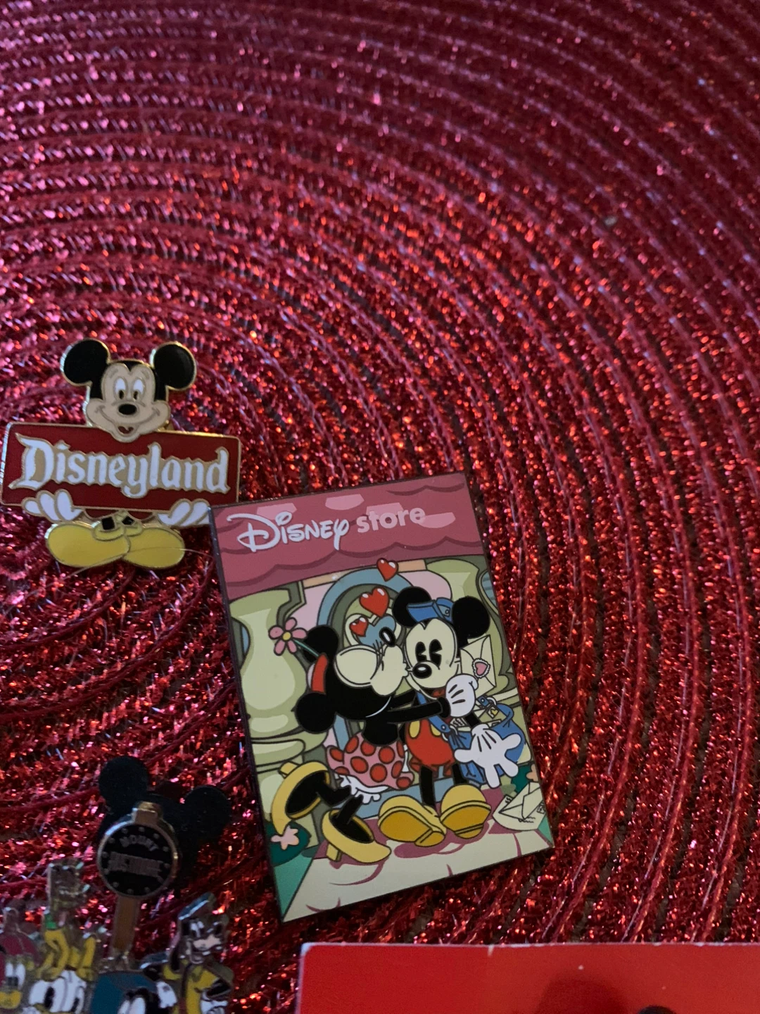 Disney Trading Pins - Disneyland, Euro Disney, MGM Studios - photo 3