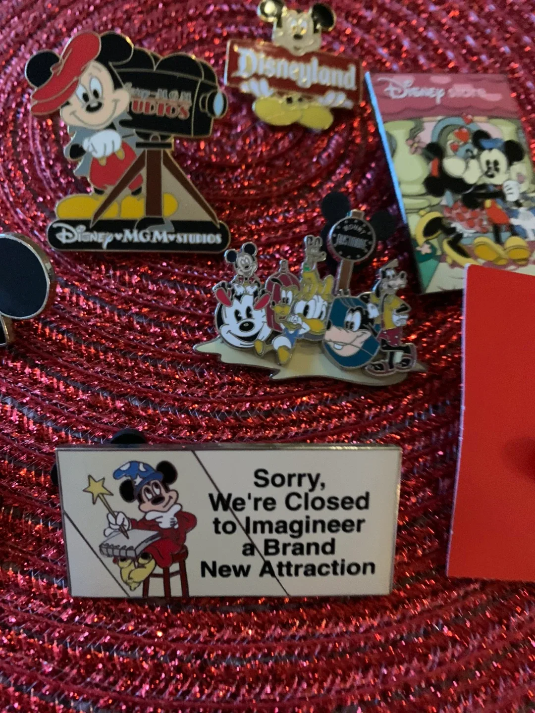 Disney Trading Pins - Disneyland, Euro Disney, MGM Studios image indicator(2)