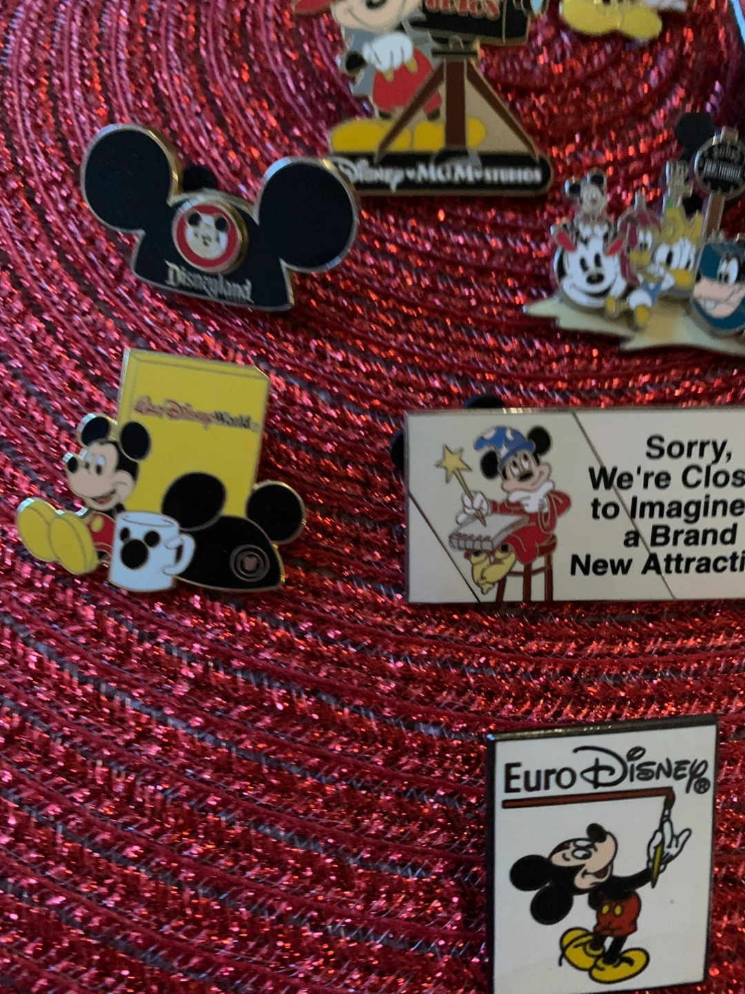 Disney Trading Pins - Disneyland, Euro Disney, MGM Studios - photo 5