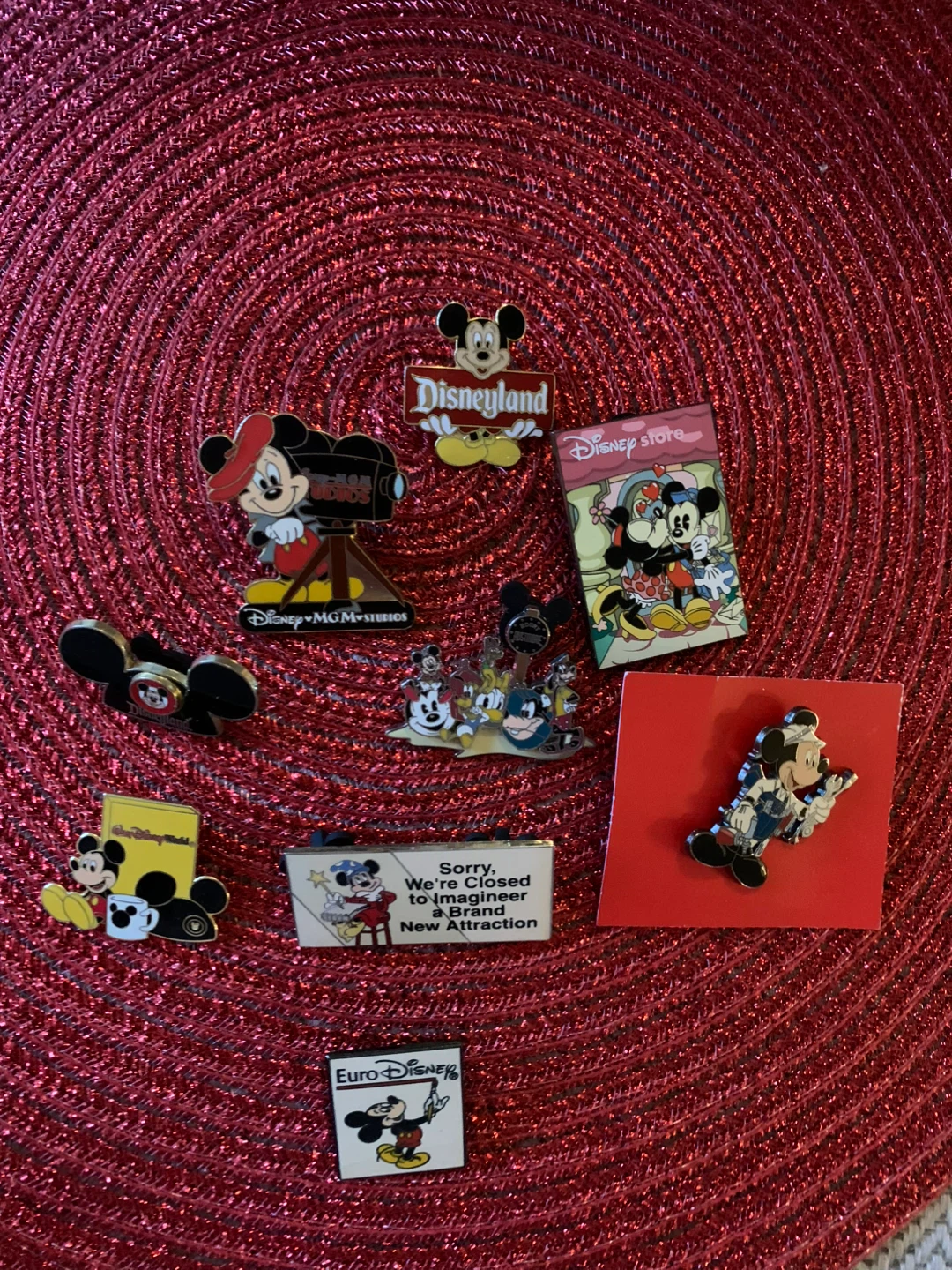 Disney Trading Pins - Disneyland, Euro Disney, MGM Studios