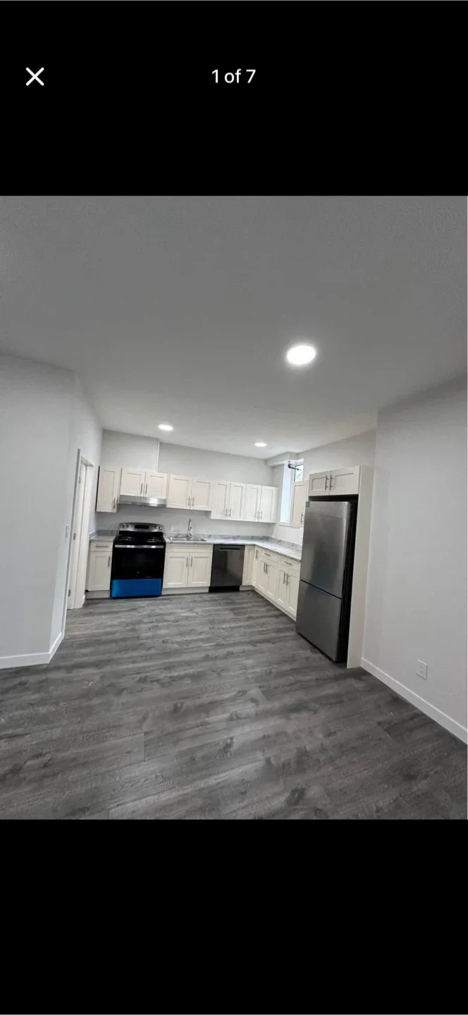 ROOM FOR RENT image indicator(3)