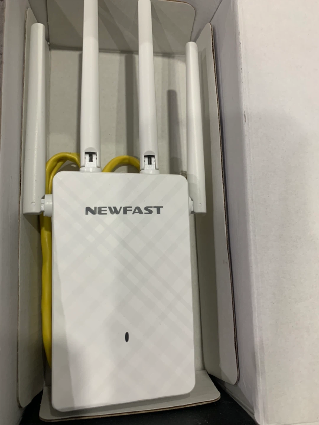 NEWFAST WiFi Extender/Repeater - Like New! - photo 4