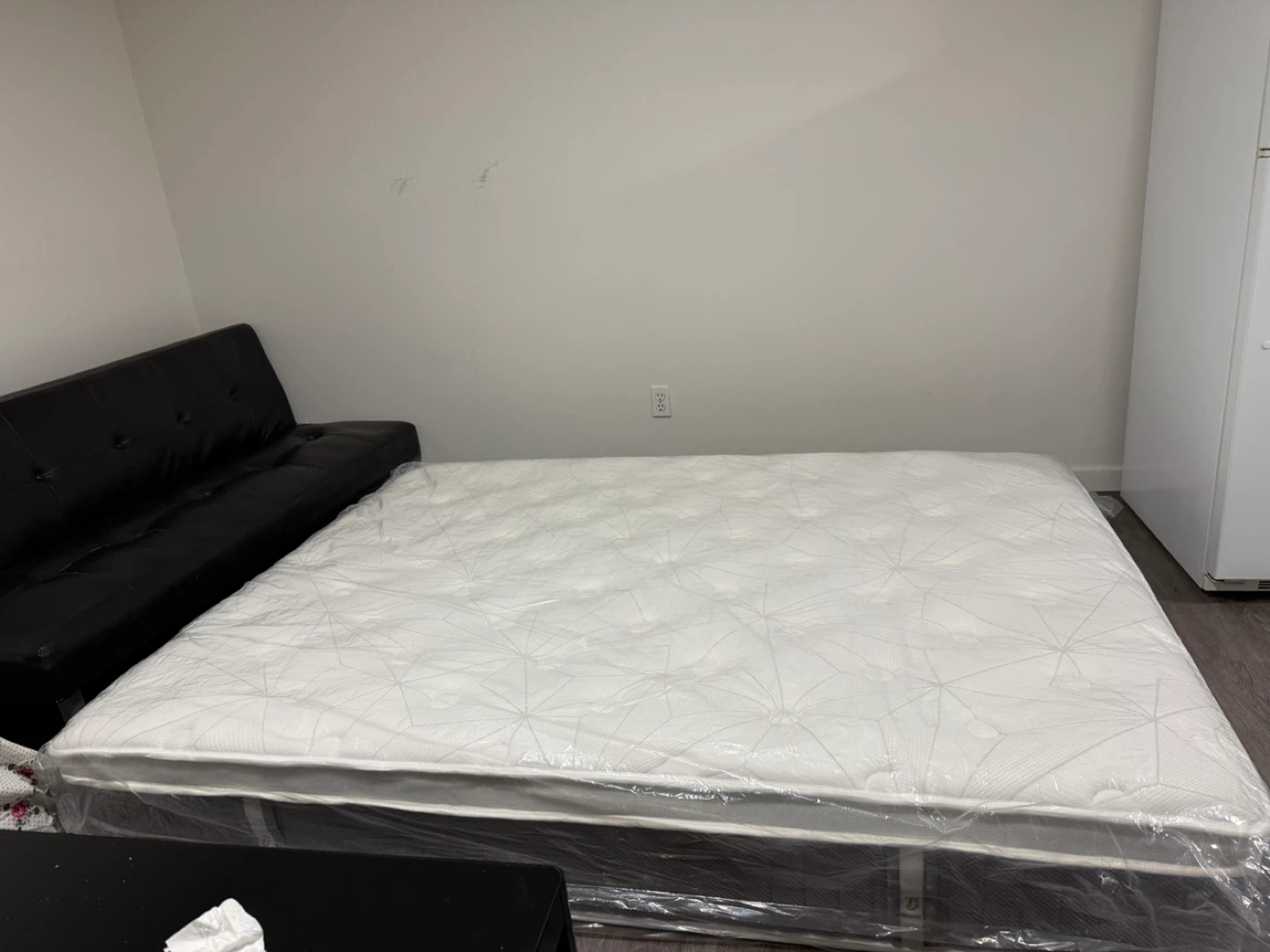 New unused Brentwood Queen sized Home Mattress - photo 3