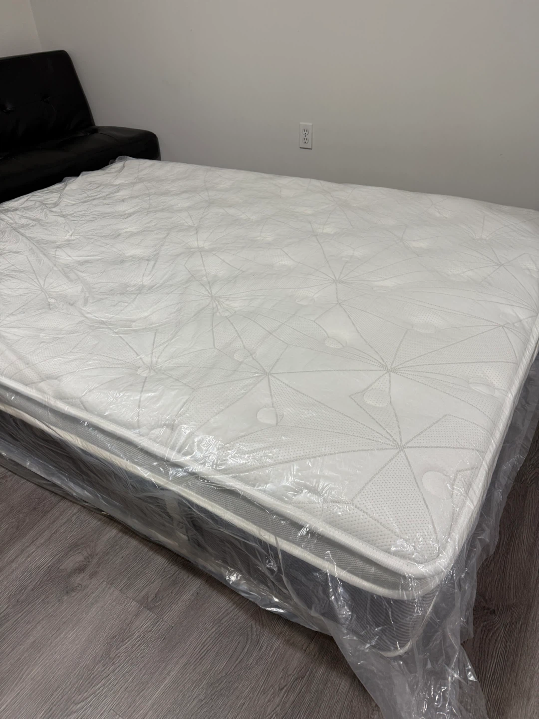 New unused Brentwood Queen sized Home Mattress