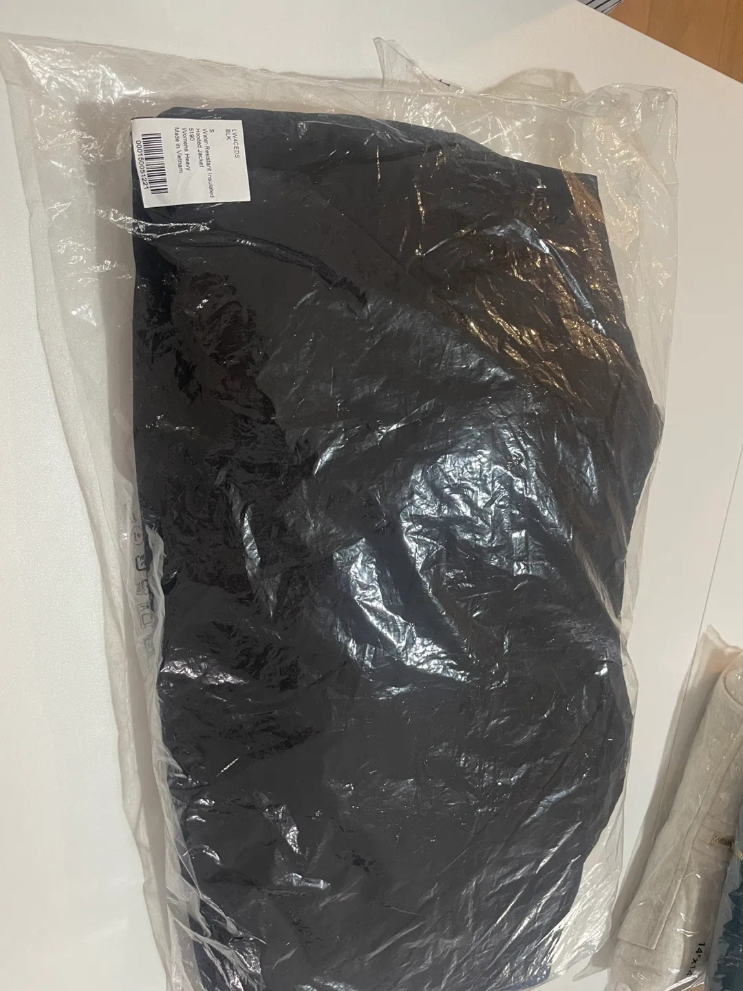 Lululemon Water-Resistant Insulated Hood jacket- Black image indicator(2)