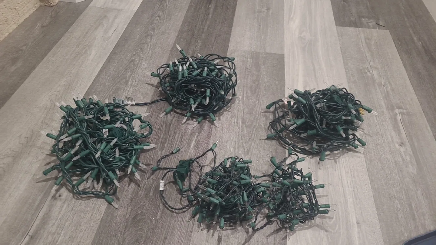 Artificial Christmas Tree with Lights image indicator(5)