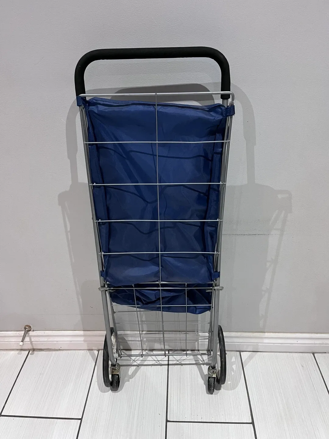 Blue Rolling Laundry or Shopping Cart image indicator(6)