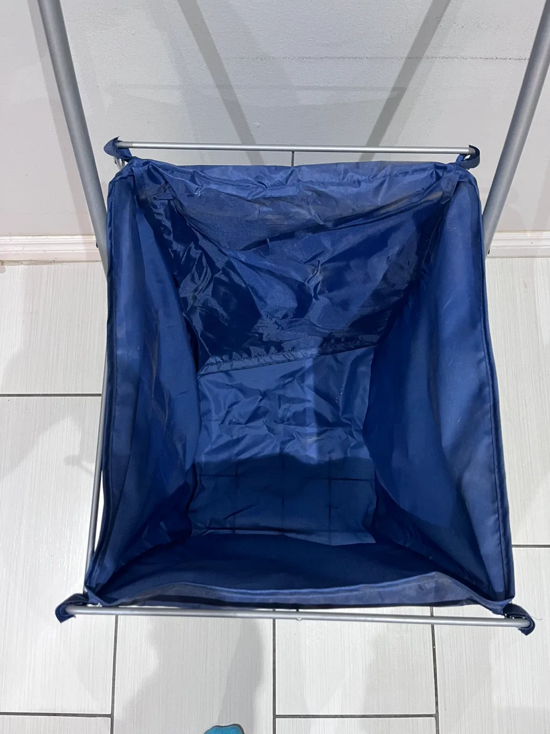 Blue Rolling Laundry or Shopping Cart image indicator(5)