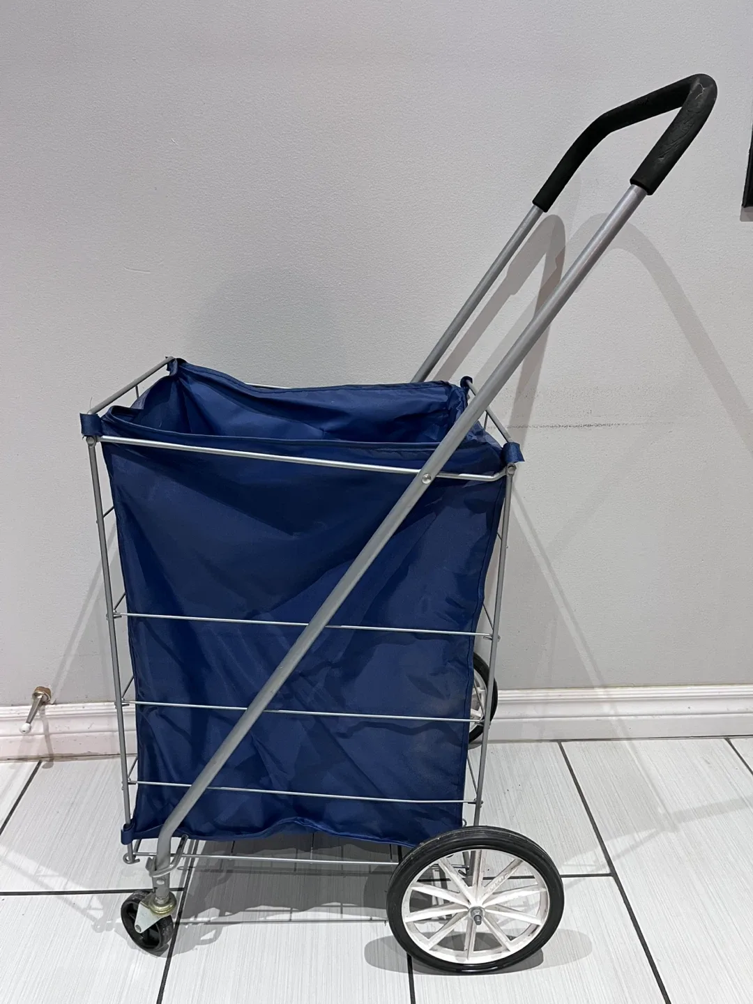 Blue Rolling Laundry or Shopping Cart image indicator(2)