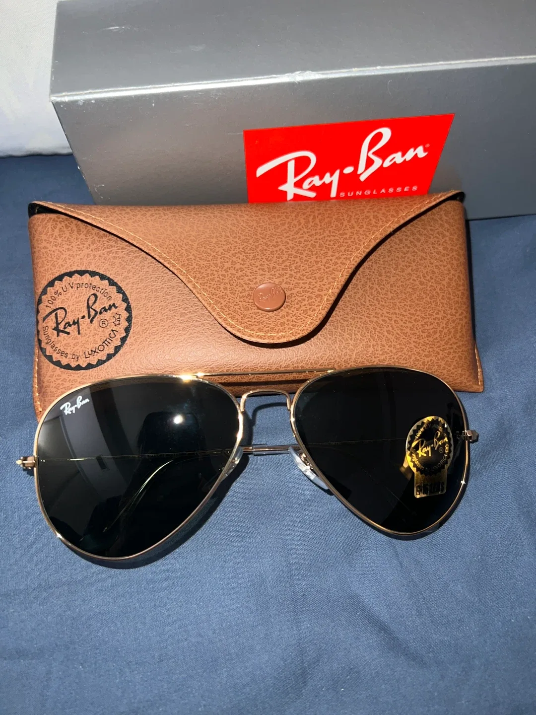 Ray-Ban Aviator Classic Sunglasses - Gold Frame, black Lenses