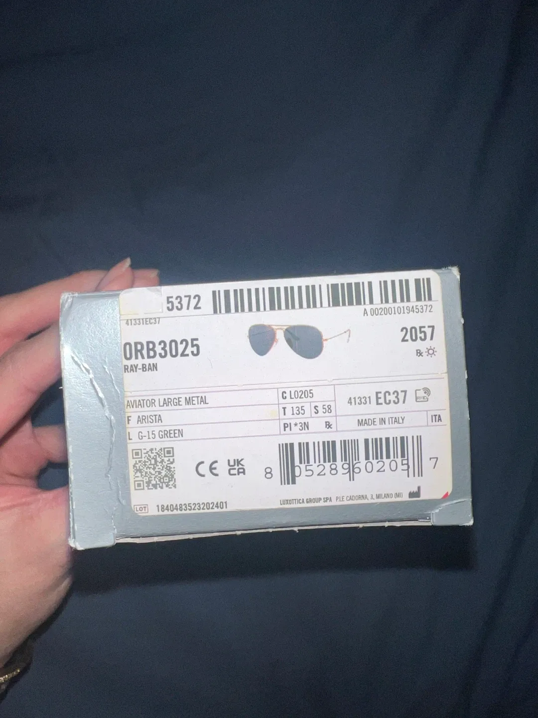 Ray-Ban Aviator Classic Sunglasses - Gold Frame, black Lenses image indicator(7)