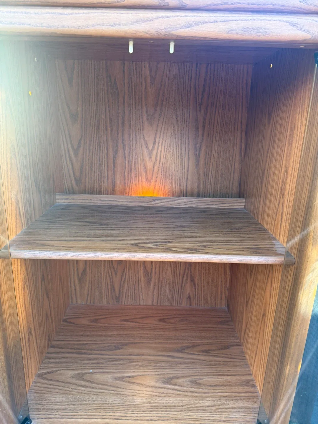 Cabinet with glass doors image indicator(6)