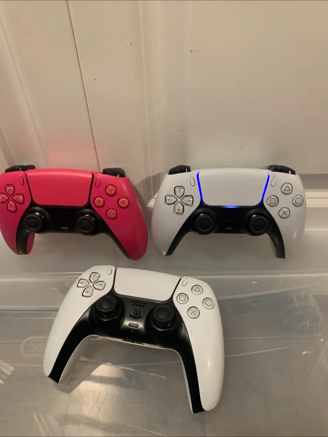 Sony PS5 Dualsense Wireless Controller - White & Pink image indicator(2)