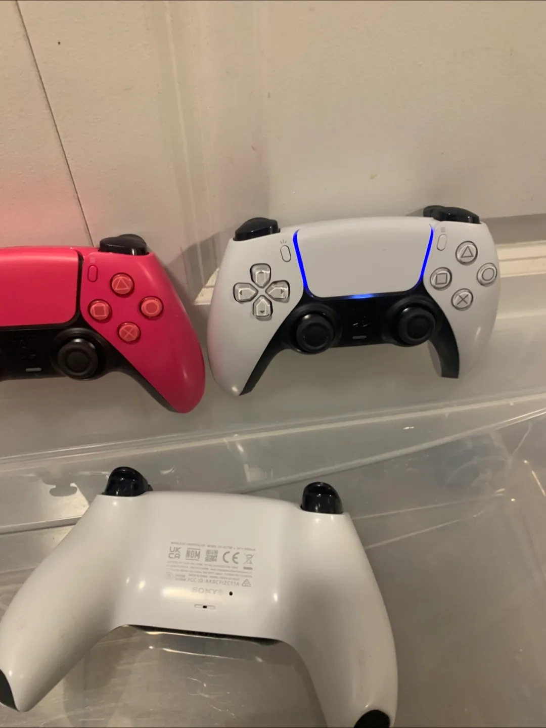 Sony PS5 Dualsense Wireless Controller - White & Pink image indicator(5)