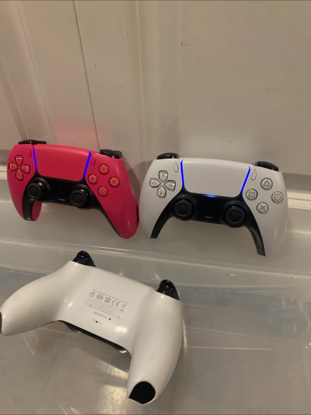 Sony PS5 Dualsense Wireless Controller - White & Pink image indicator(4)