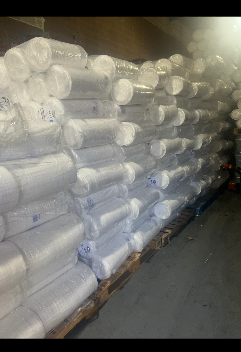 Disposable foam plates 9”