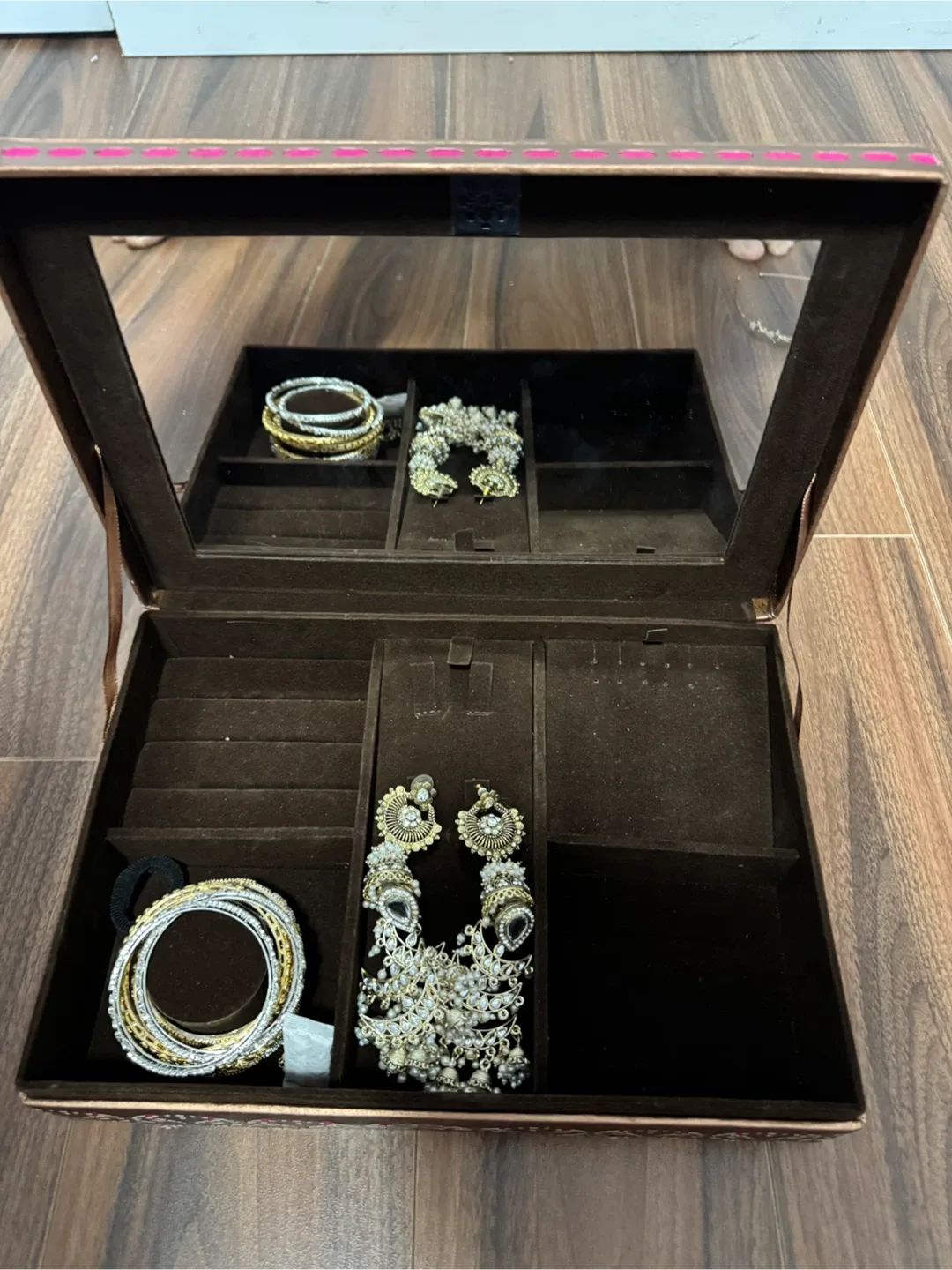 Jewellery Box with Mirror image indicator(2)