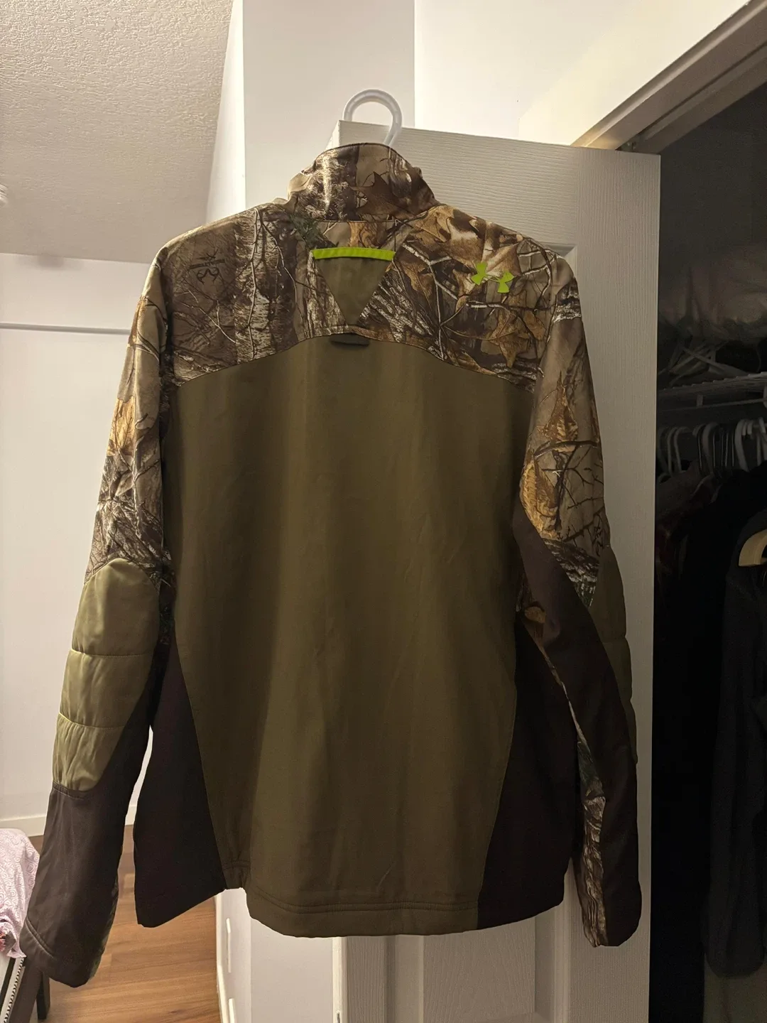 Under Armour ColdGear Camo Jacket - Size M image indicator(3)