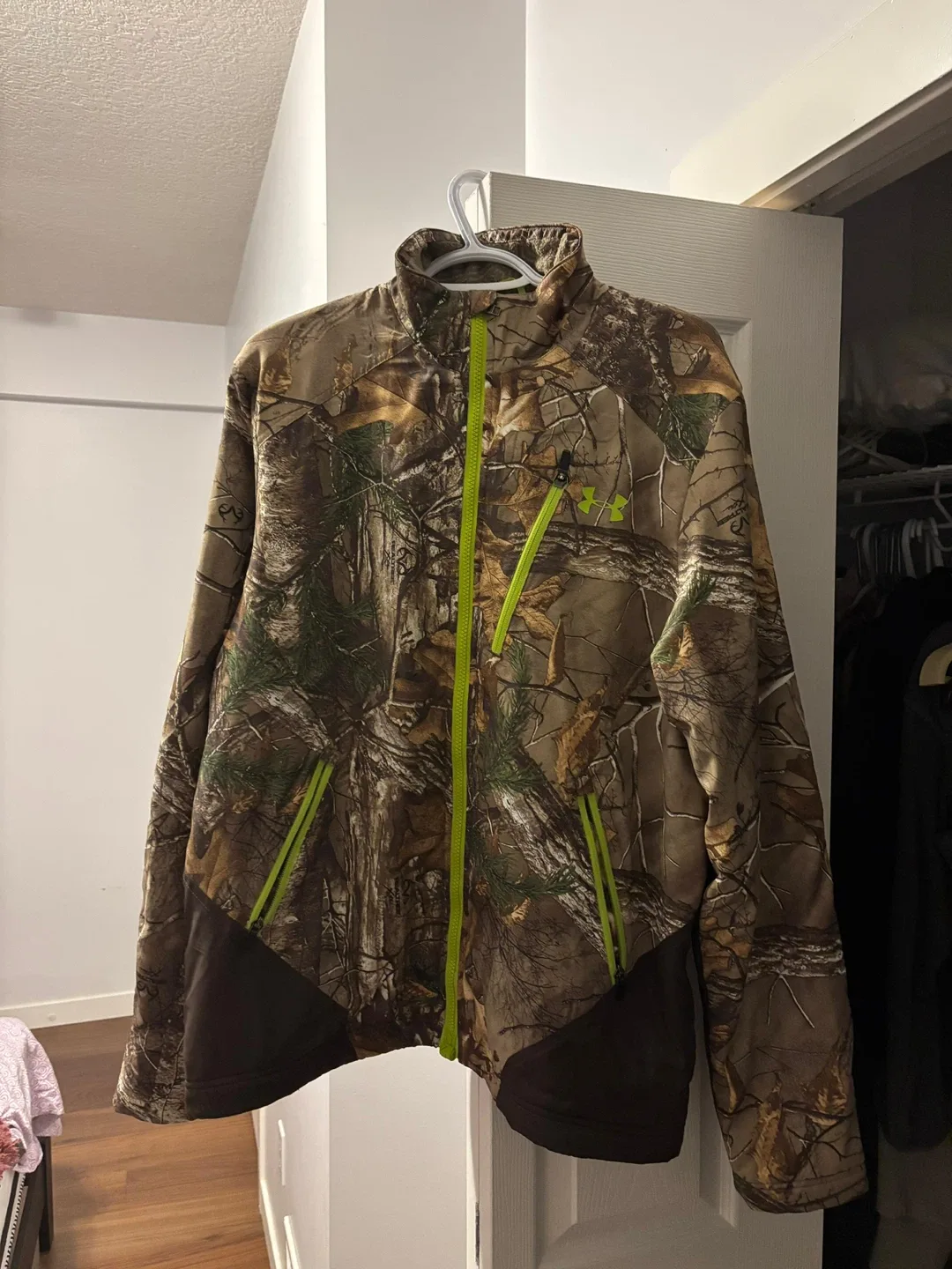 Under Armour ColdGear Camo Jacket - Size M image indicator(4)