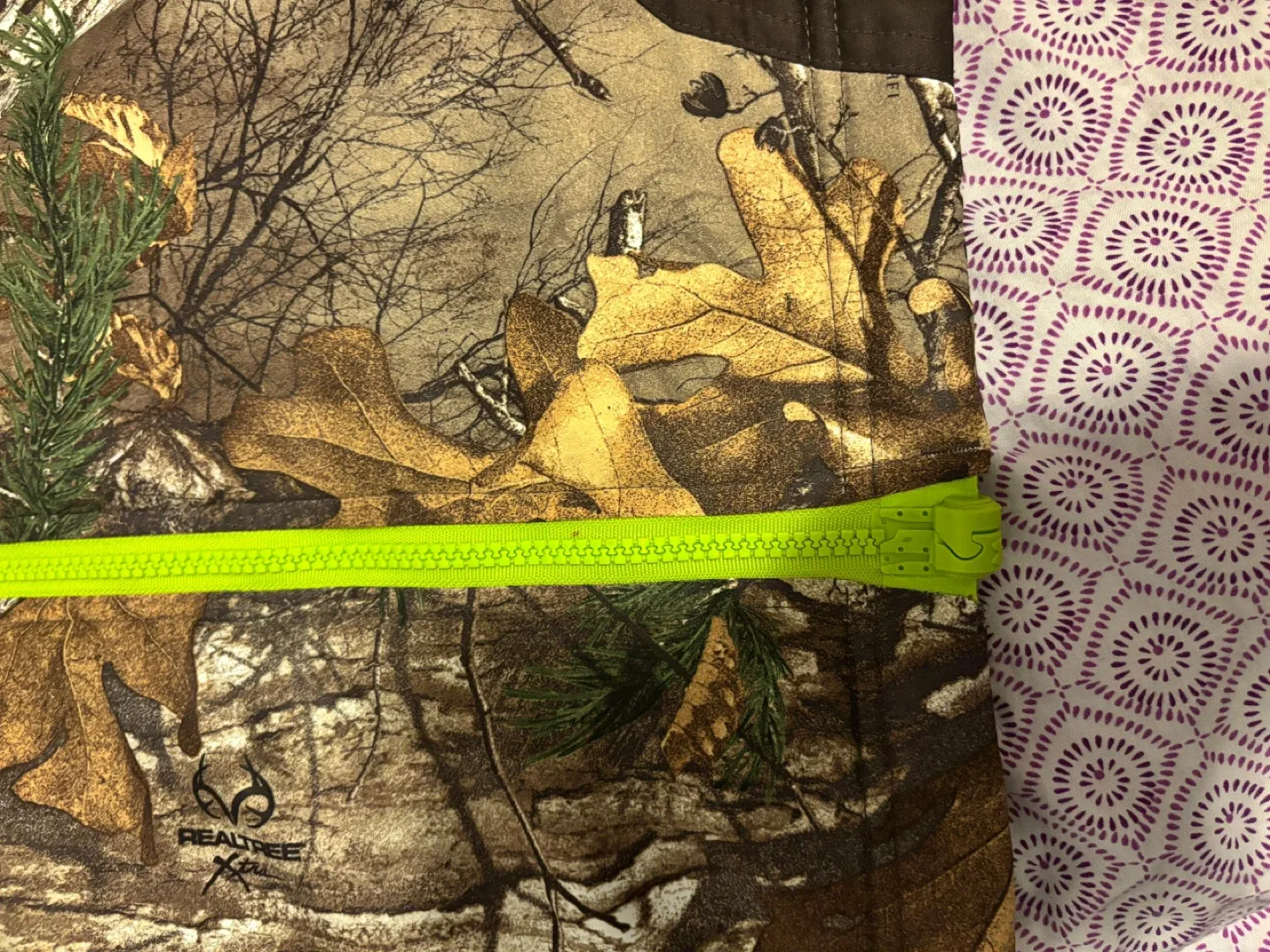 Under Armour ColdGear Camo Jacket - Size M image indicator(2)