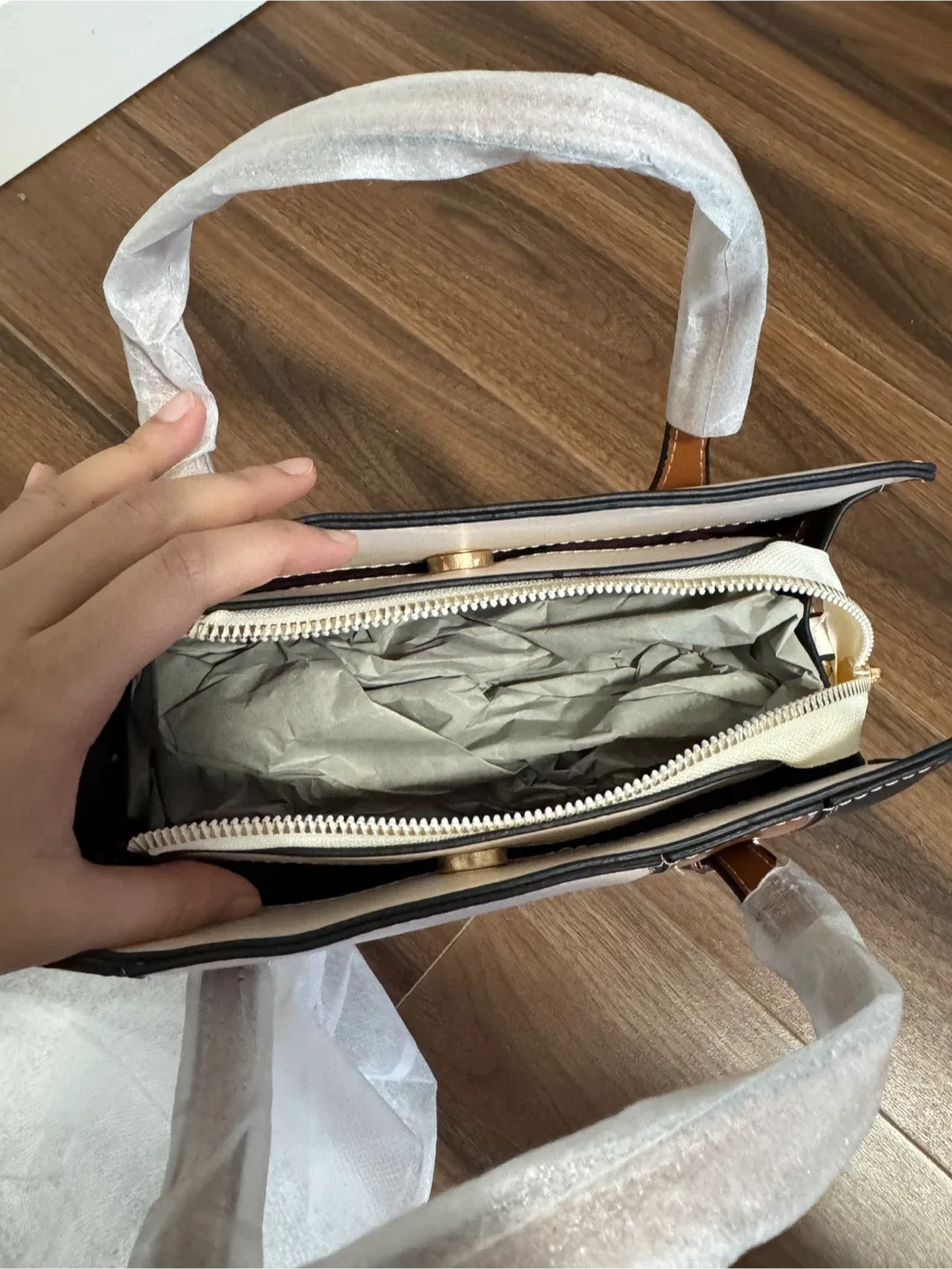 HBAO & SZQF Esagion Colour Block Handbag image indicator(2)