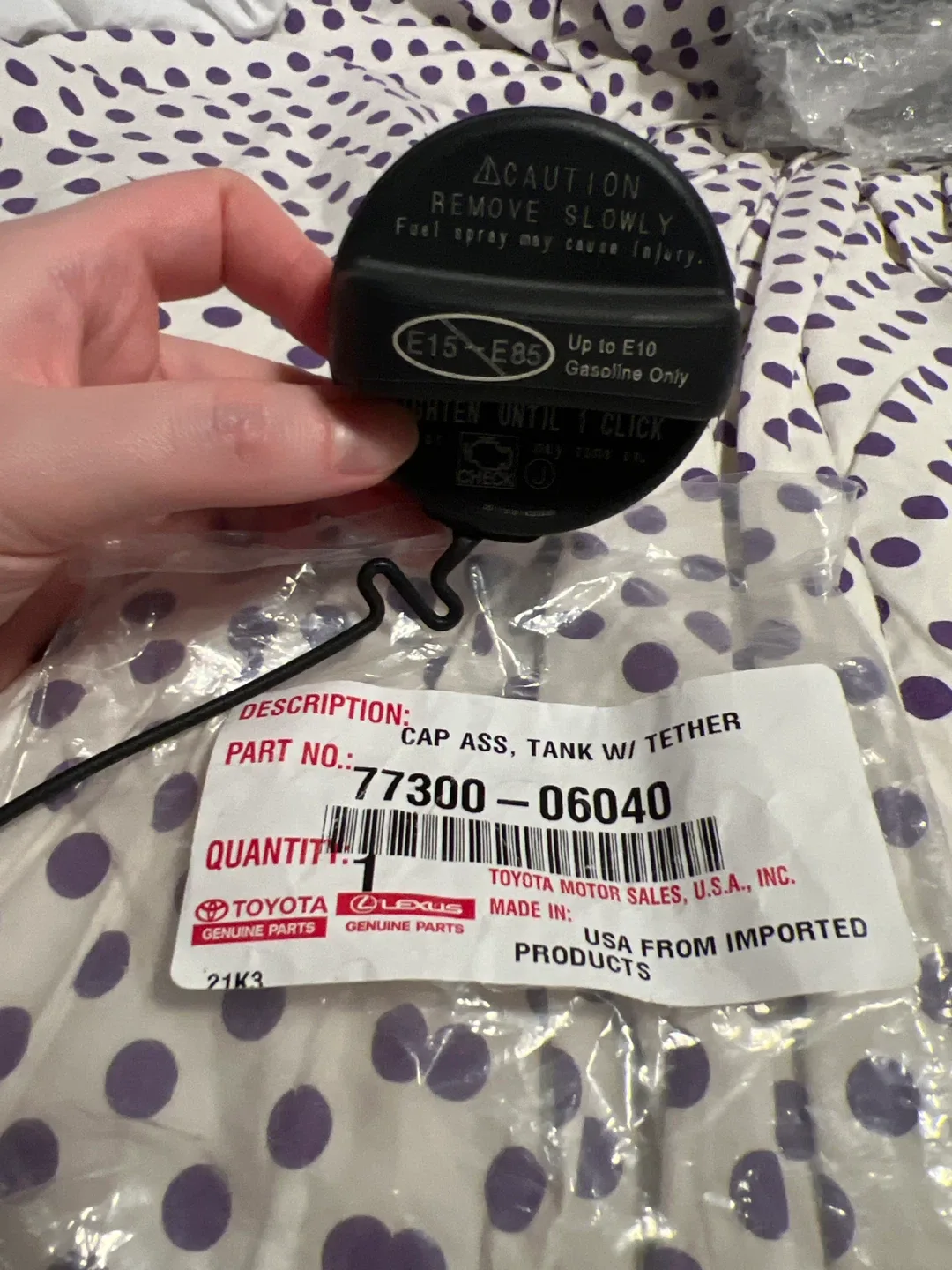 Toyota/Lexus Fuel Cap Assembly 77300-06040
