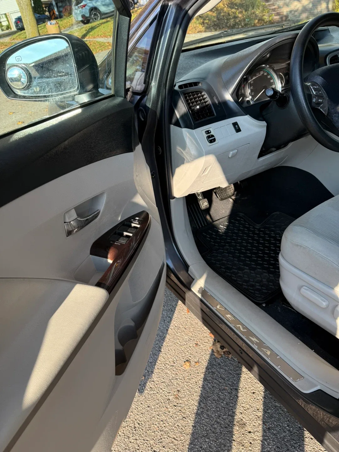 Toyota Venza SUV 2011 image indicator(8)