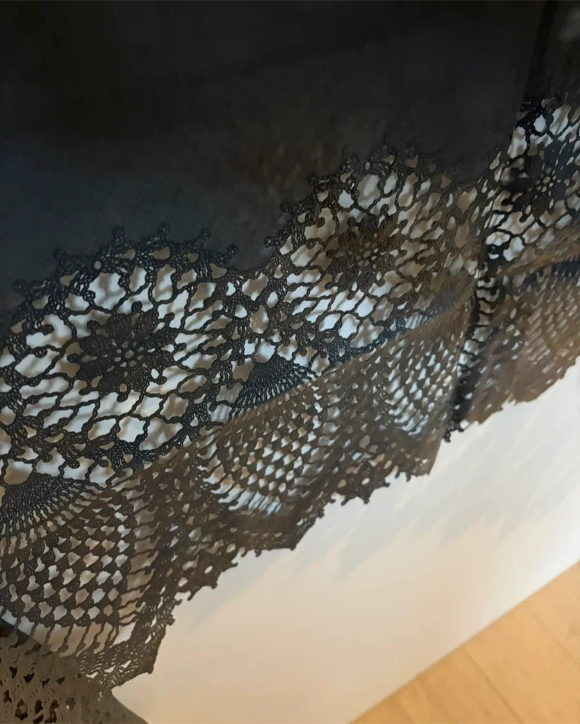 Decorative Vinyl “Lace” Table Cloth image indicator(4)