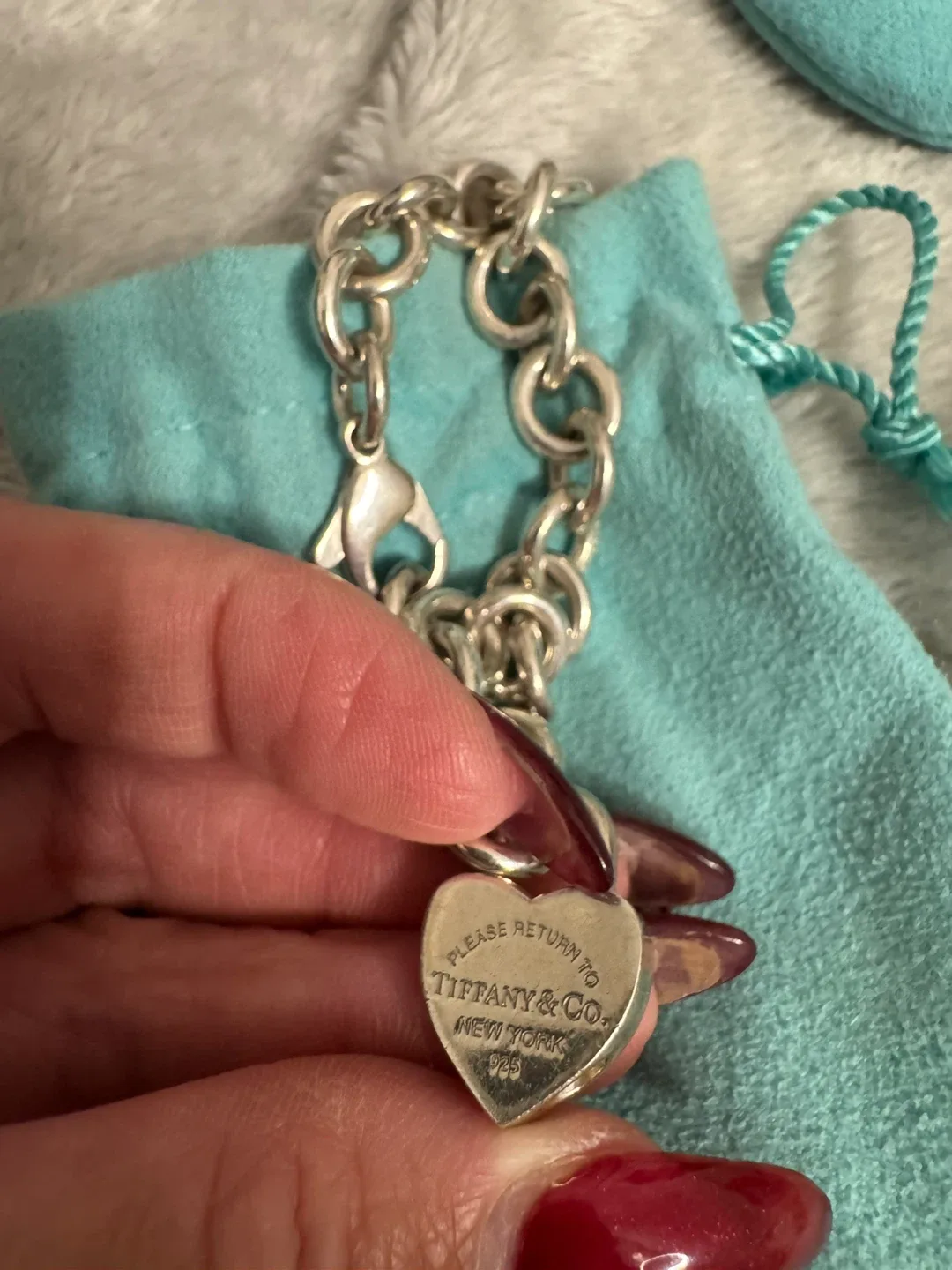 Return to Tiffany Heart Tag Bracelet image indicator(2)
