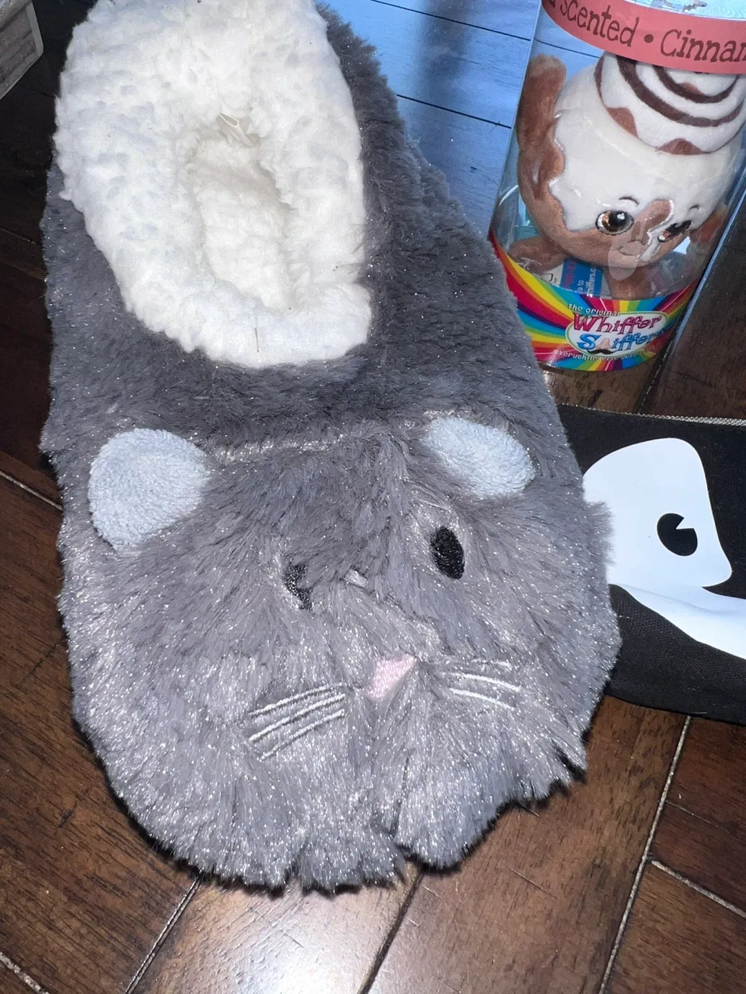 Snoozies! Grey Animal Slippers - Size L (4-5) image indicator(3)