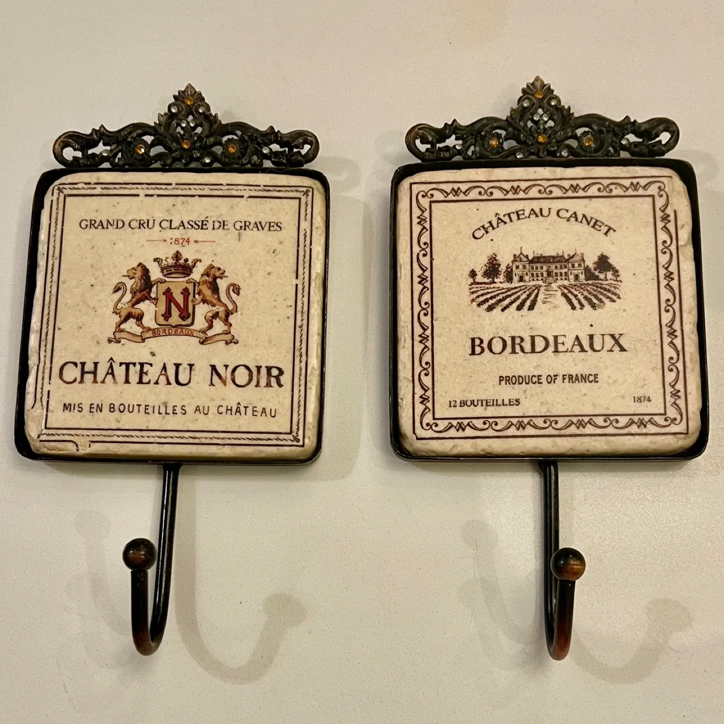 Château Canet & Noir Decorative Wall Hooks