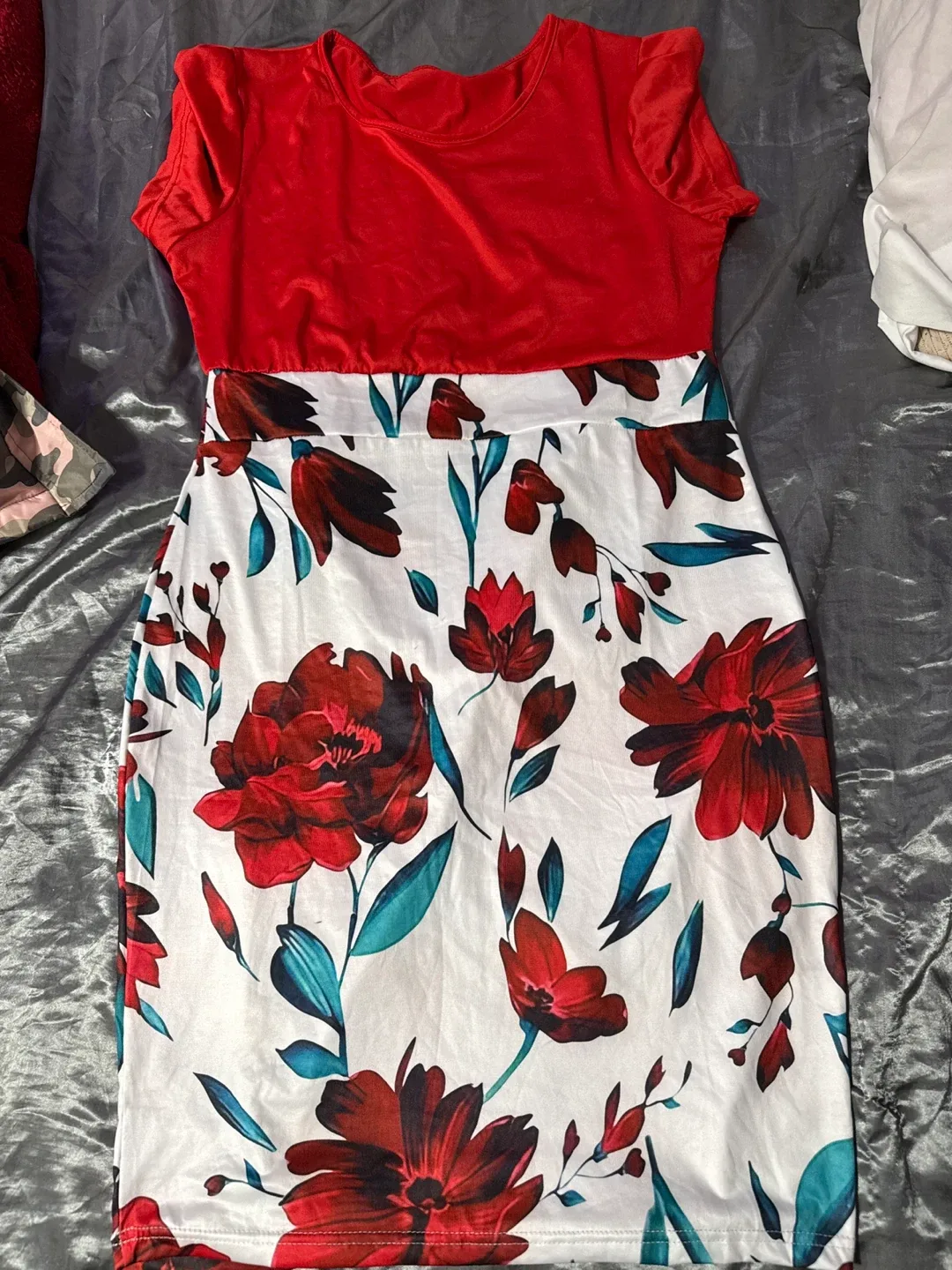 Size L Red & Floral Dress image indicator(2)