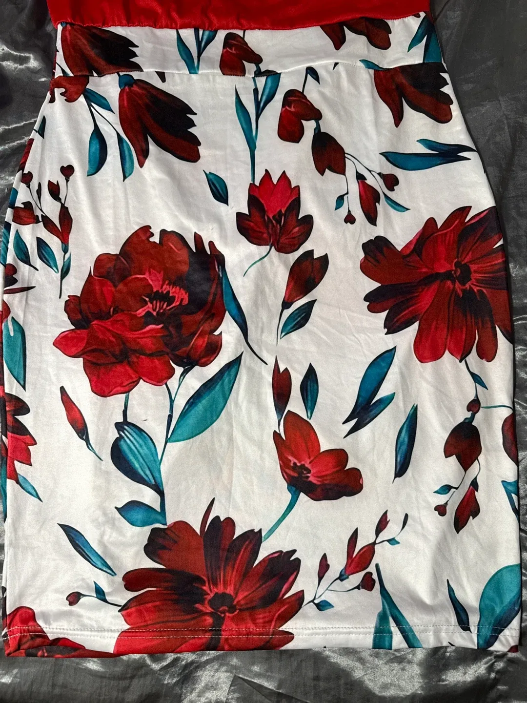 Size L Red & Floral Dress image indicator(3)