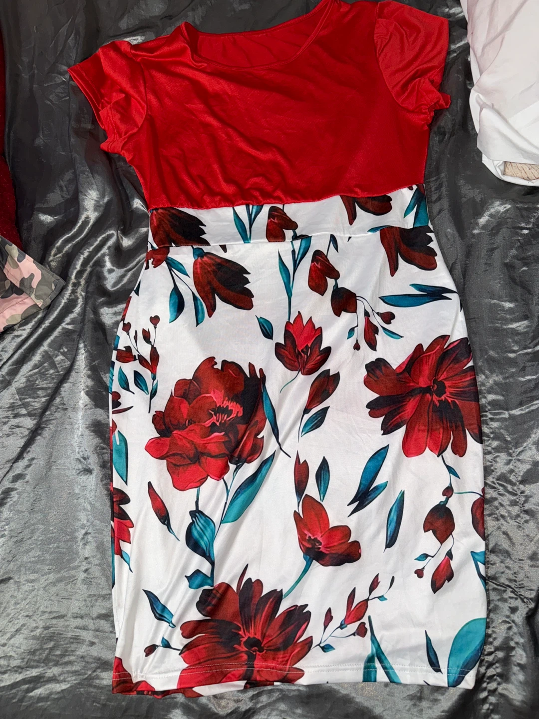 Size L Red & Floral Dress
