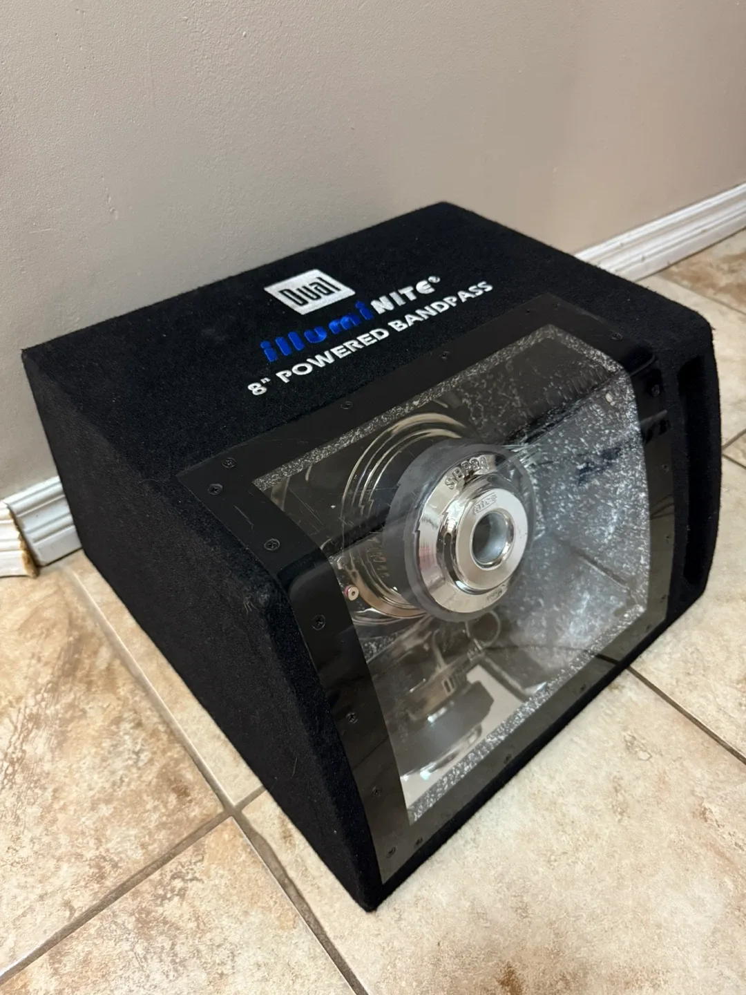 Dual SBP8A 8" Powered Bandpass Subwoofer image indicator(4)