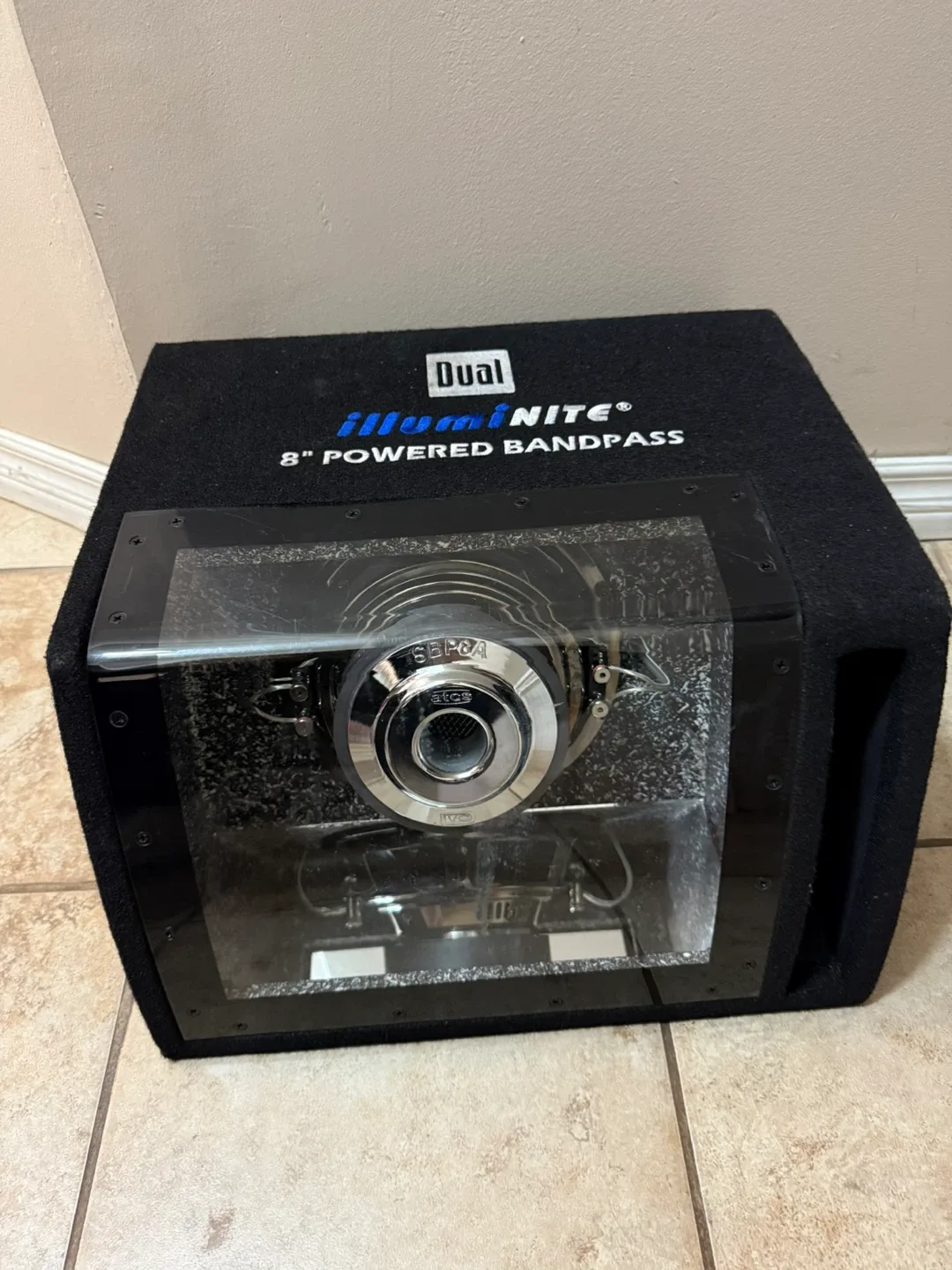 Dual SBP8A 8" Powered Bandpass Subwoofer image indicator(2)