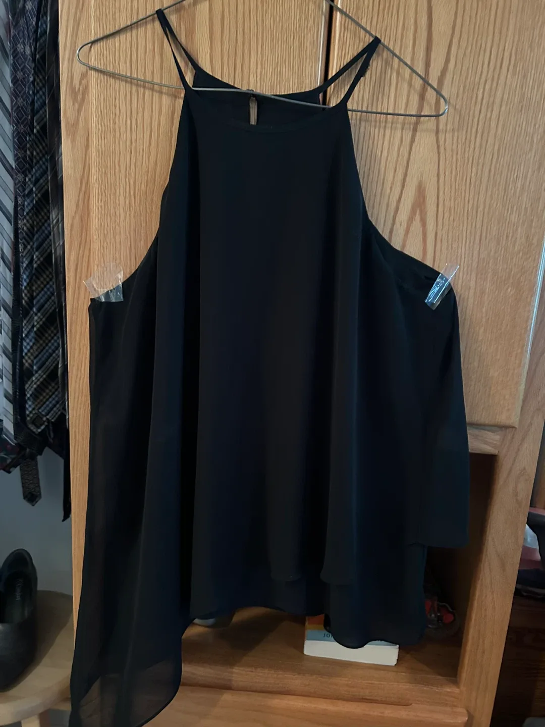 4 silky spaghetti strap tops image indicator(4)