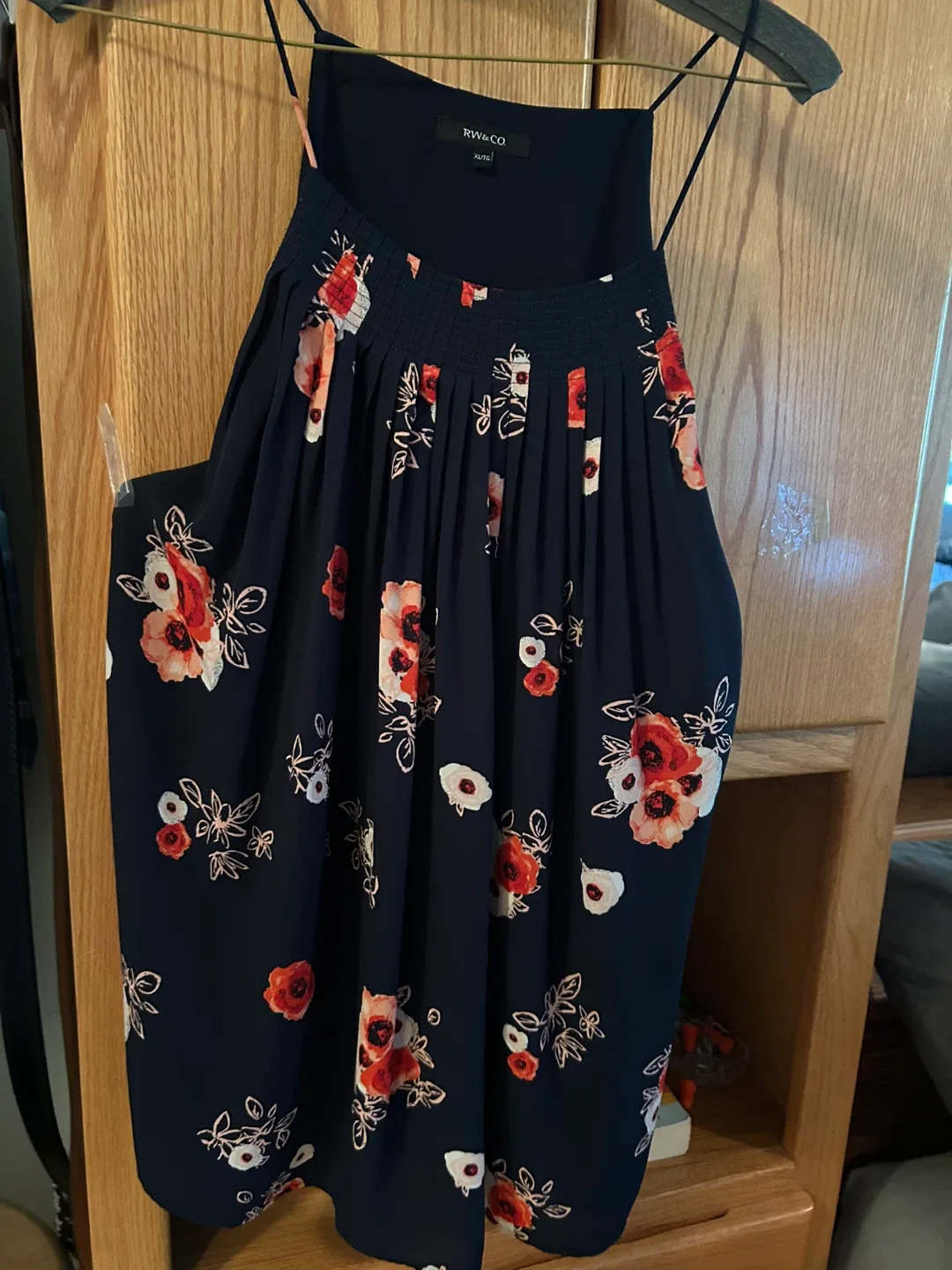 4 silky spaghetti strap tops image indicator(3)