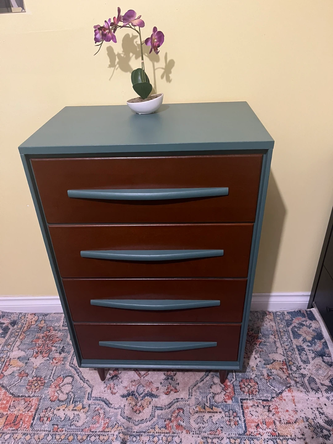 Vintage 4-Drawer Dresser - Refinished - photo 3