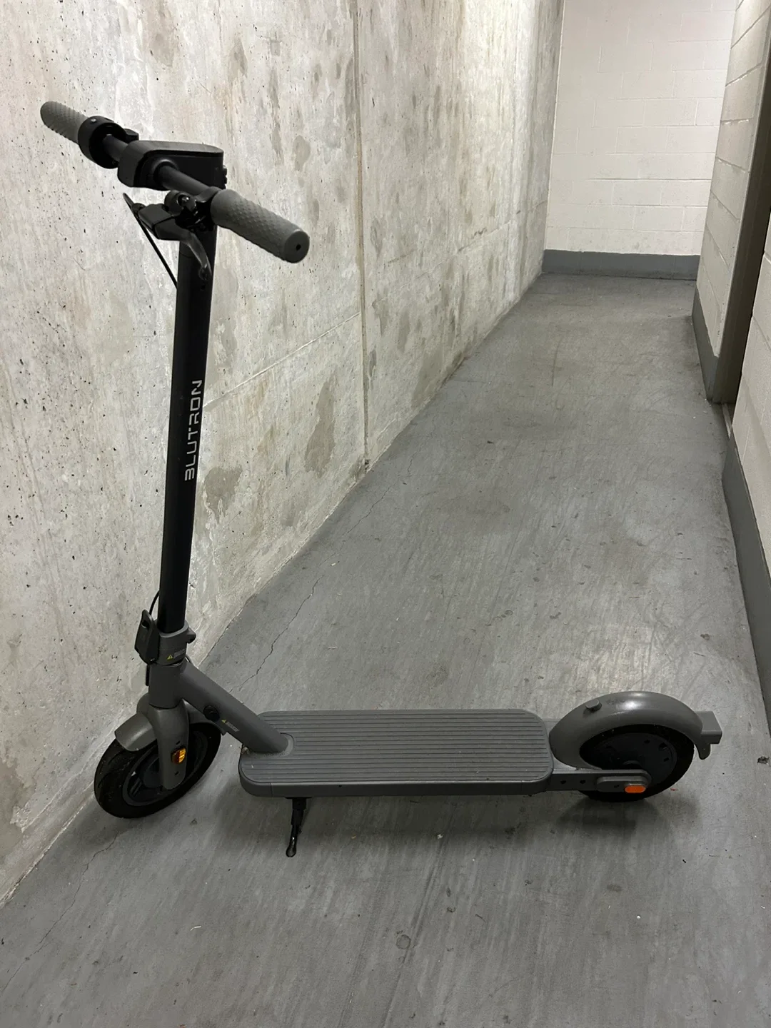 Blutron One Electric Scooter image indicator(2)