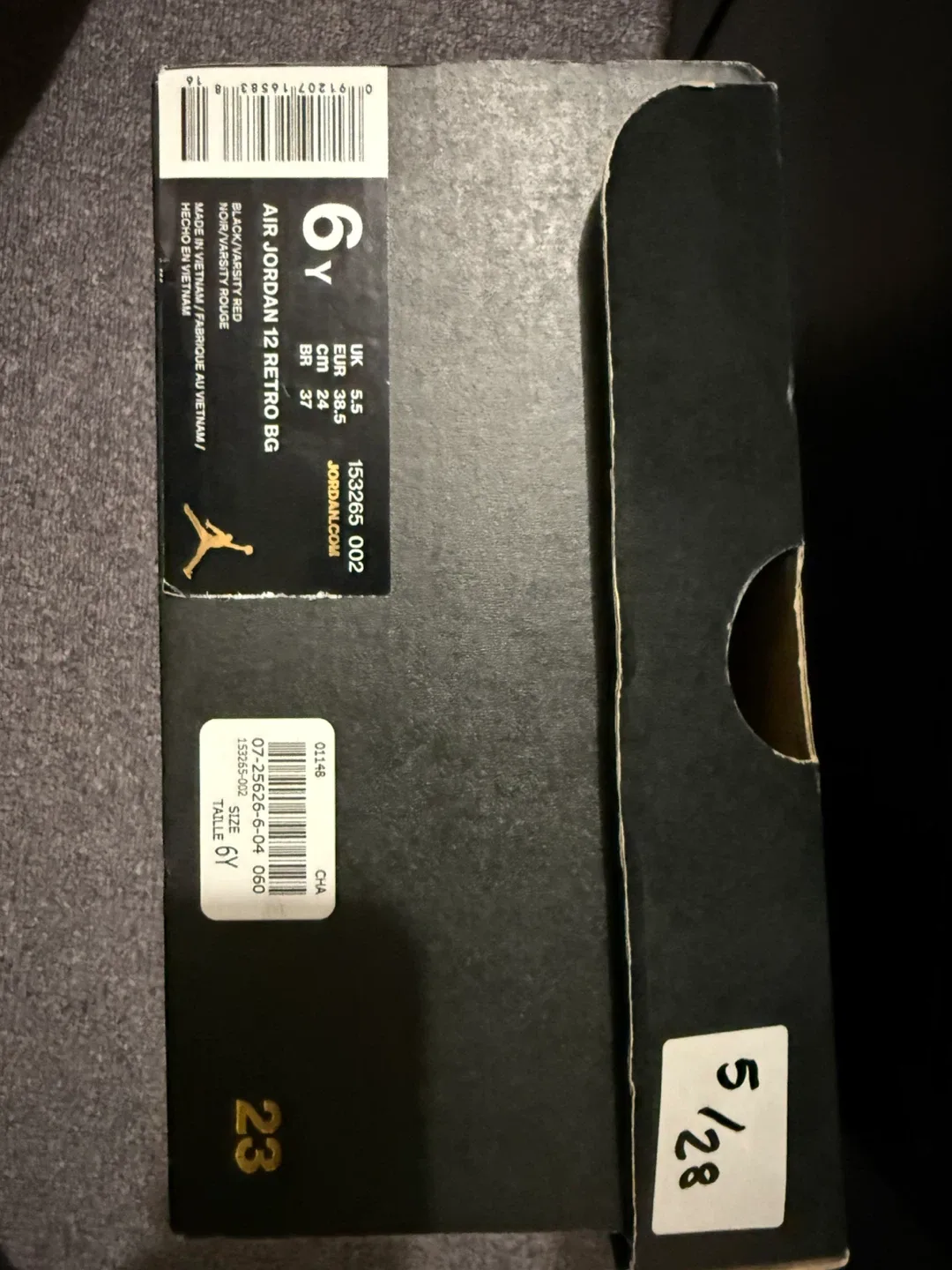 Air Jordan 12 Retro BG Black/Varsity Red - Size 6Y image indicator(2)