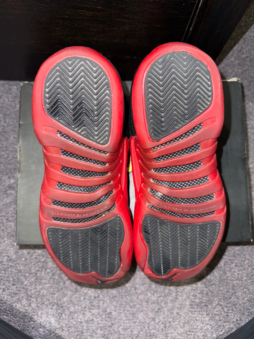 Air Jordan 12 Retro BG Black/Varsity Red - Size 6Y - photo 4