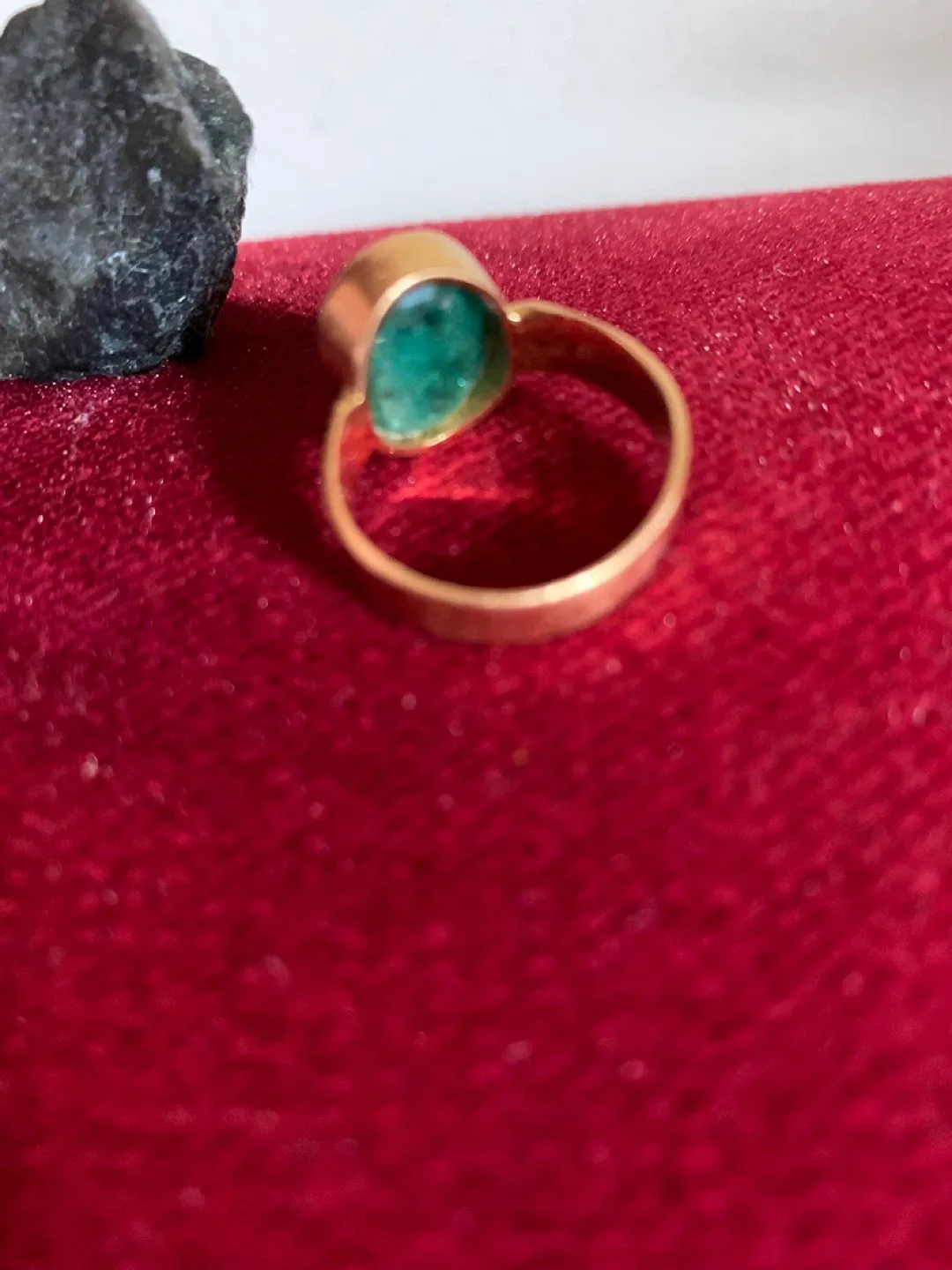 Stunning 22 Karat yellow gold emerald ring - only $1000 image indicator(2)