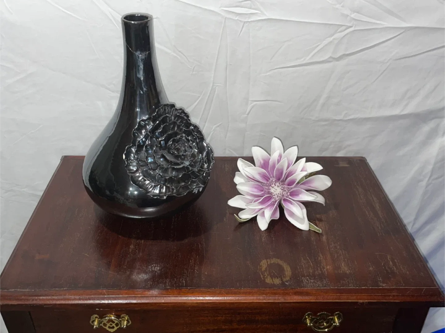 Black Decorative Vase with Rose Design image indicator(2)