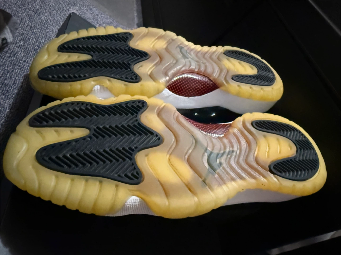 Air Jordan 11 Retro Playoffs 2019 - photo 4