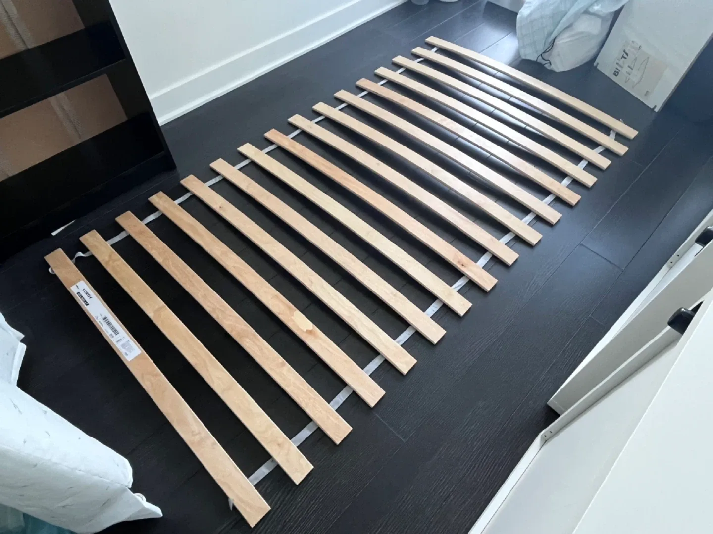 Mattress + Slatted bed base + sheets + waterproof protector image indicator(3)